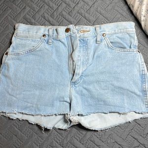 Wrangler cutoffs shorts. Size 33